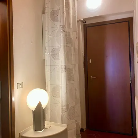 A Window In * Como